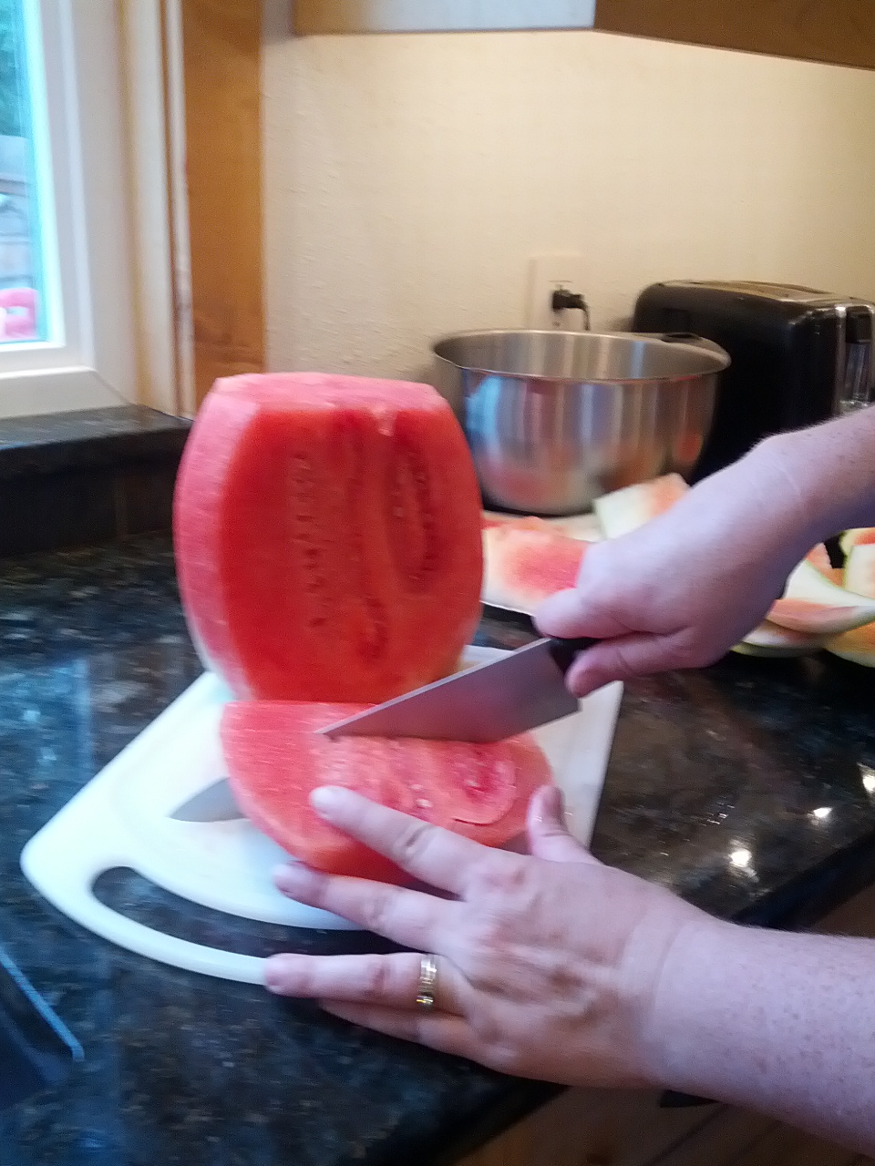 Cutting Peeled melon