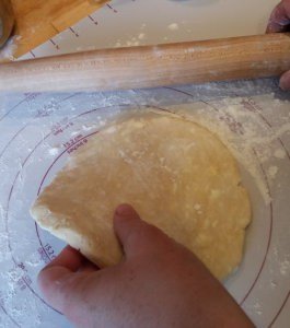Rolling pie crust
